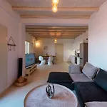 Cycladic Breeze